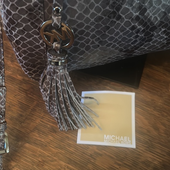 Michael Michael Kors Python Print Leather Satchel/Crossbody and Detachable Strap - Picture 5 of 16